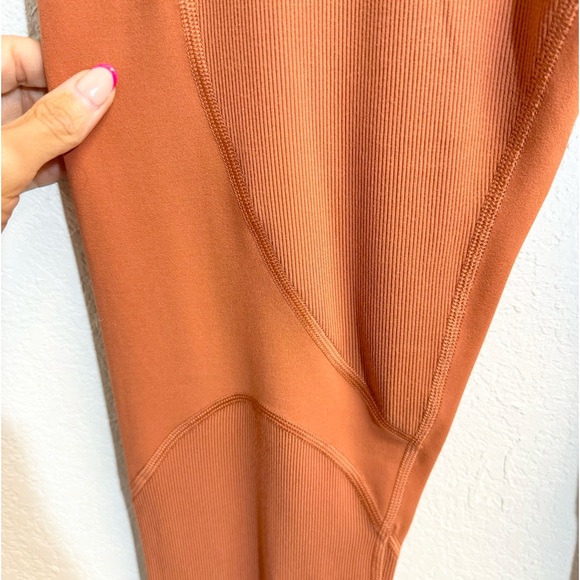 Athleta Rust Rise Up Rib 7/8 Yoga Fitness Pant Med Tall - Picture 3 of 10